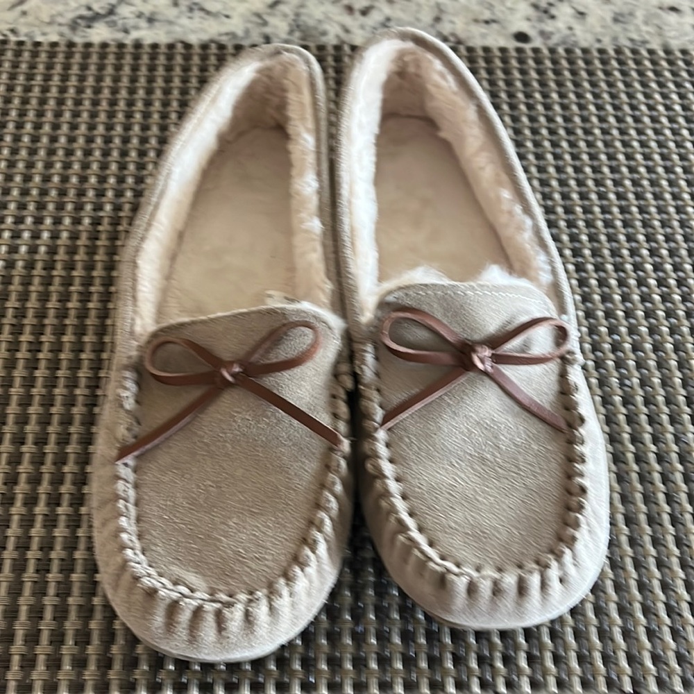Ladies moccasin slippers